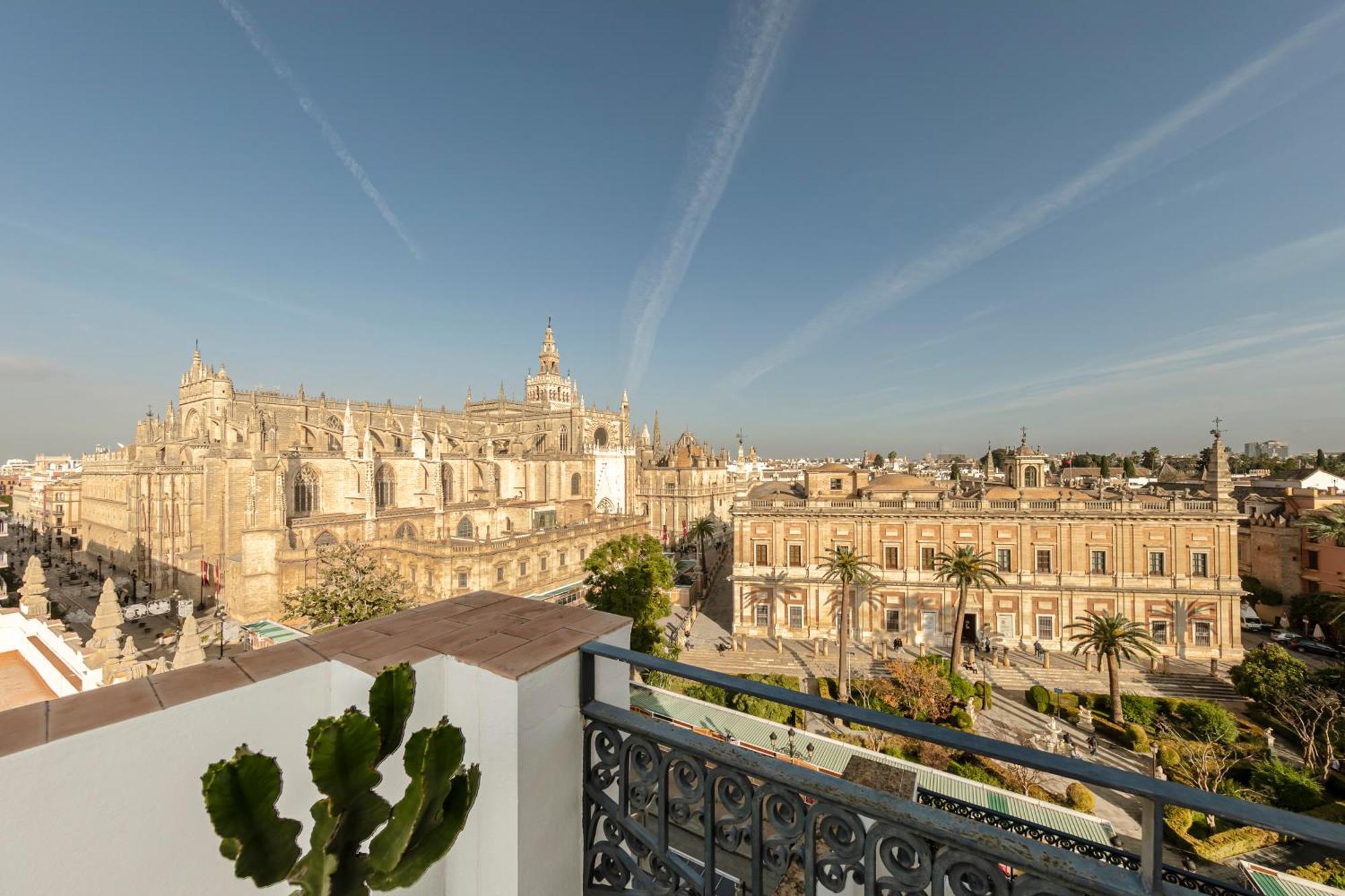 Isg Apartments Modern Atticpool At The Cathedralfree Parking Sevilla Exteriér fotografie